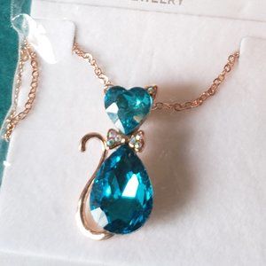 2/20$ NWT Cat shaped crystal pendant